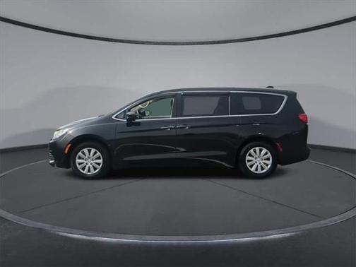2020 Chrysler Voyager L