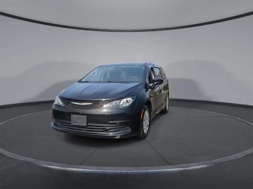 2020 Chrysler Voyager L