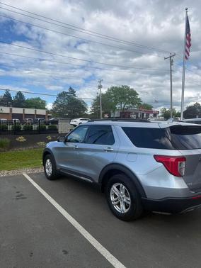 Iconic Silver Metallic 2020 Ford Explorer XLT