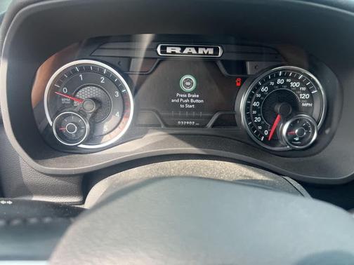 2022 RAM 2500 Big Horn Crew Cab 4x4 6'4' Box