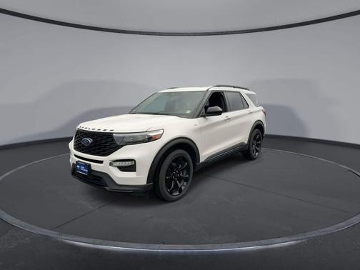 Star White Metallic Tri-Coat 2024 Ford Explorer ST-Line