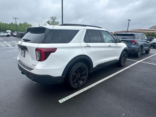 Star White Metallic Tri-Coat 2024 Ford Explorer ST-Line