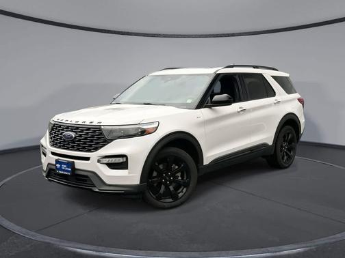 Star White Metallic Tri-Coat 2024 Ford Explorer ST-Line