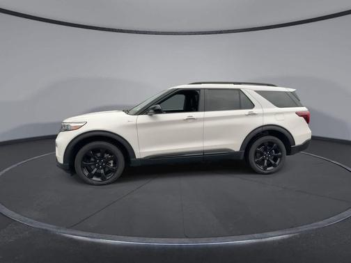 Star White Metallic Tri-Coat 2024 Ford Explorer ST-Line