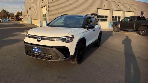 2025 Volkswagen Taos 1.5T SE Black