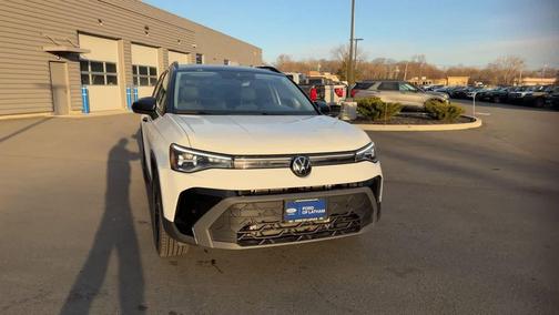 2025 Volkswagen Taos 1.5T SE Black