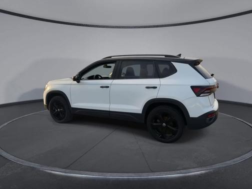 2025 Volkswagen Taos 1.5T SE Black