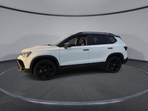 2025 Volkswagen Taos 1.5T SE Black