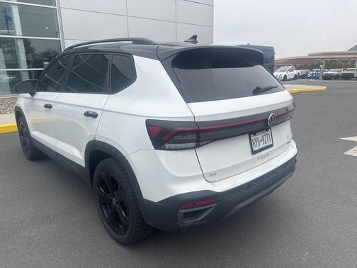 2025 Volkswagen Taos 1.5T SE Black