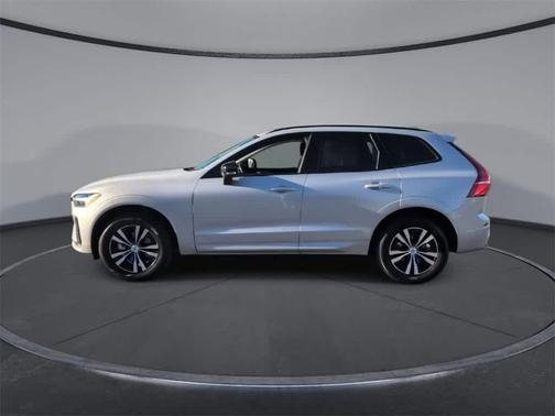 2024 Volvo XC60 B5 Core Dark Theme