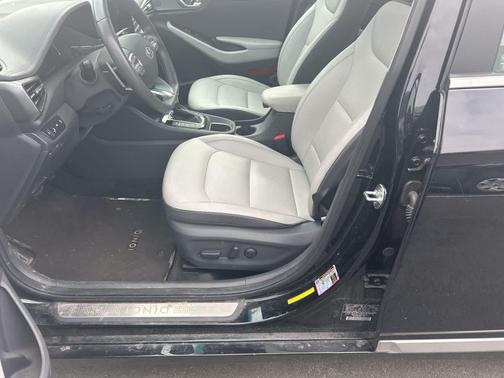 2022 Hyundai IONIQ Hybrid Limited