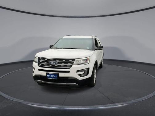 Oxford White 2017 Ford Explorer XLT
