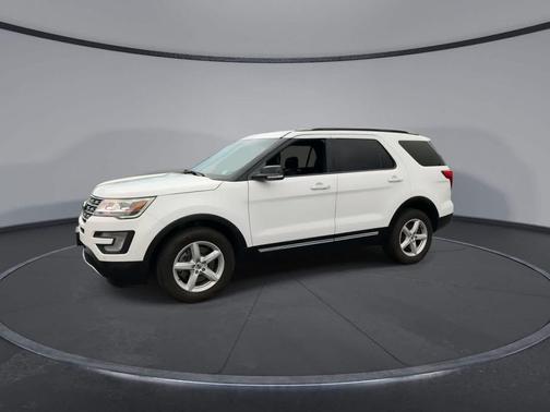 Oxford White 2017 Ford Explorer XLT
