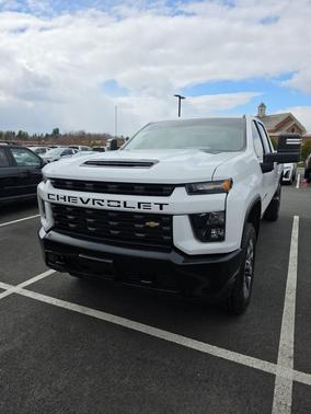 Summit White 2022 Chevrolet Silverado 2500 Custom