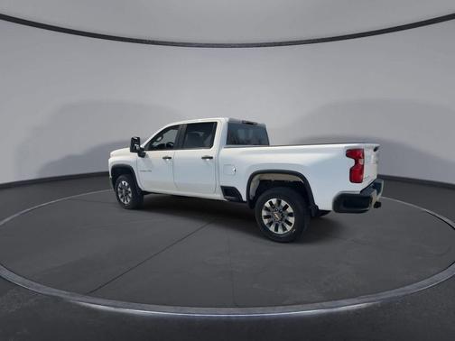 Summit White 2022 Chevrolet Silverado 2500 Custom