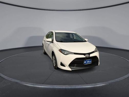 Super White 2017 Toyota Corolla L