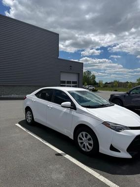 Super White 2017 Toyota Corolla L