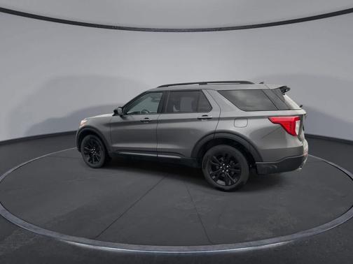 Carbonized Gray Metallic 2022 Ford Explorer XLT