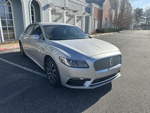 2018 Lincoln Continental Premiere