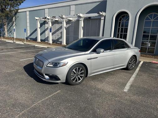 2018 Lincoln Continental Premiere
