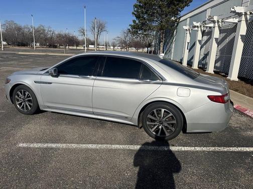 2018 Lincoln Continental Premiere
