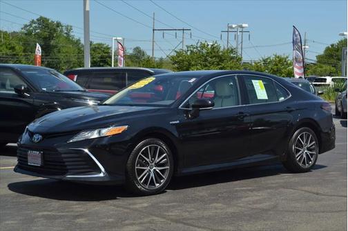 2021 Toyota Camry Hybrid XLE