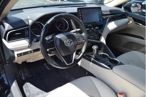 2021 Toyota Camry Hybrid XLE