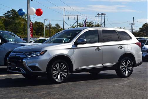 2020 Mitsubishi Outlander SE