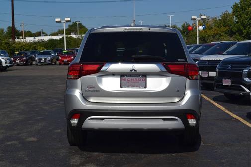 2020 Mitsubishi Outlander SE