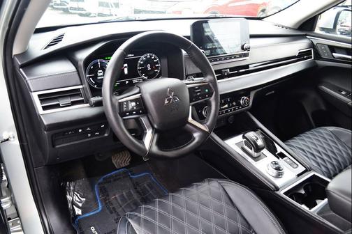 Silver 2023 Mitsubishi Outlander PHEV SEL