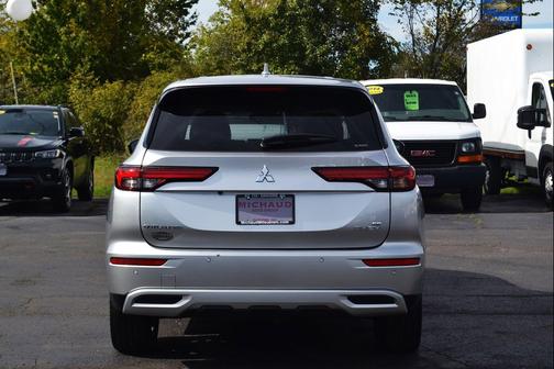2023 Mitsubishi Outlander PHEV SE S-AWC