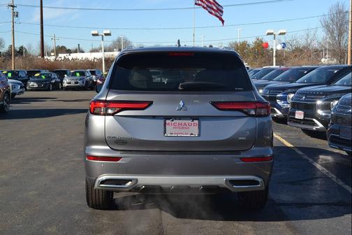 2022 Mitsubishi Outlander SEL