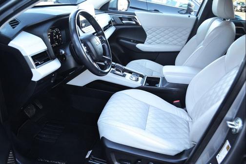 2022 Mitsubishi Outlander SEL