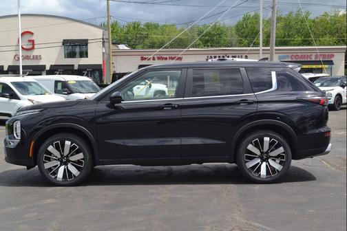Black Diamond 2025 Mitsubishi Outlander SE S-AWC