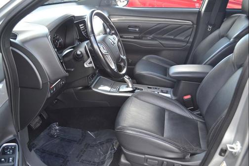 2022 Mitsubishi Outlander PHEV SEL