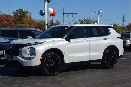 2022 Mitsubishi Outlander Black Edition S-AWC