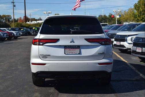 2022 Mitsubishi Outlander Black Edition S-AWC