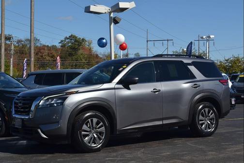 2022 Nissan Pathfinder SV 4WD