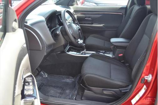 2018 Mitsubishi Outlander LE
