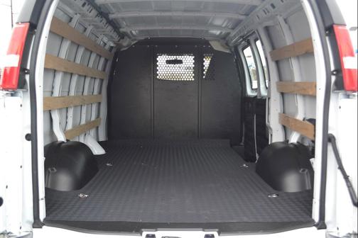 2024 GMC Savana 2500 Work Van