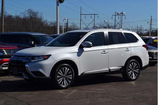 2020 Mitsubishi Outlander SE