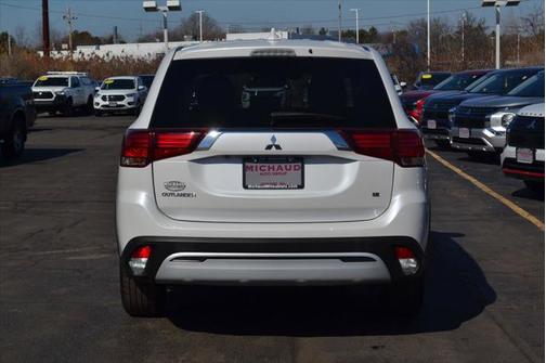 2020 Mitsubishi Outlander SE
