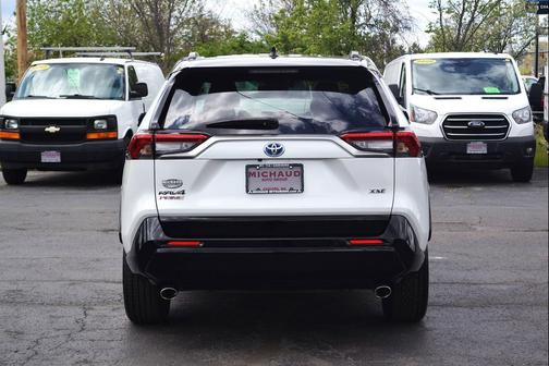 Wind Chill Pearl/Midnight Black Metallic 2023 Toyota RAV4 Prime XSE
