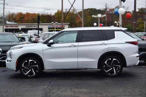 2022 Mitsubishi Outlander SEL Special Edition S-AWC