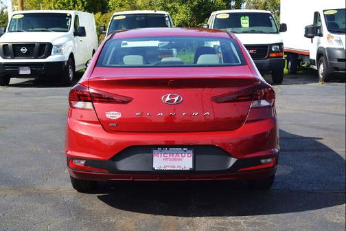 2019 Hyundai ELANTRA SE