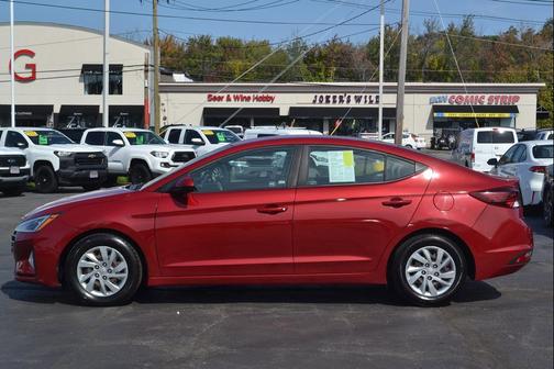 2019 Hyundai ELANTRA SE