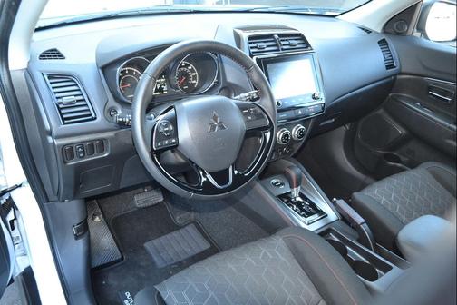 2025 Mitsubishi Outlander Sport 2.0 LE