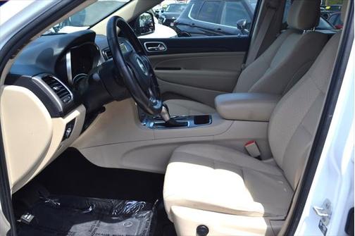 2022 Jeep Grand Cherokee Laredo