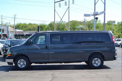 2017 Chevrolet Express 3500 LT