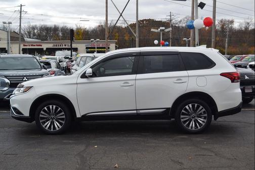 2020 Mitsubishi Outlander SE